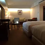 Nisus Hotel