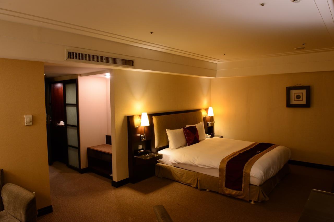 Nisus Hotel 3*