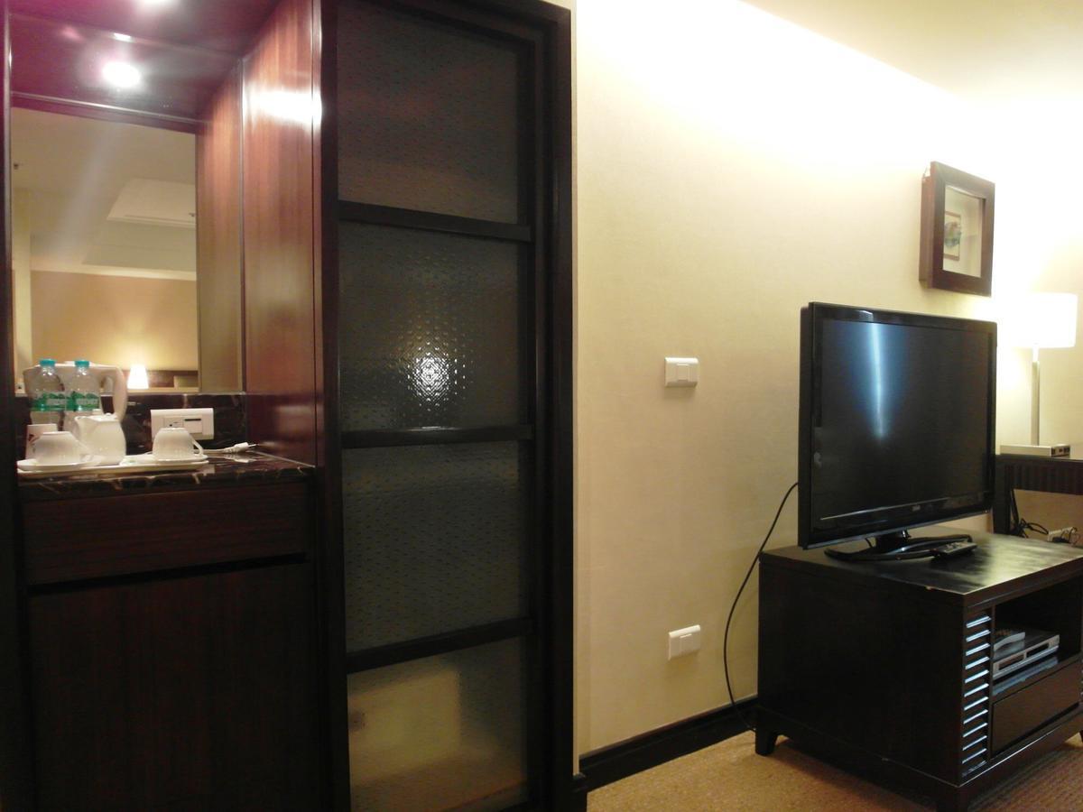 Nisus Hotel 3*