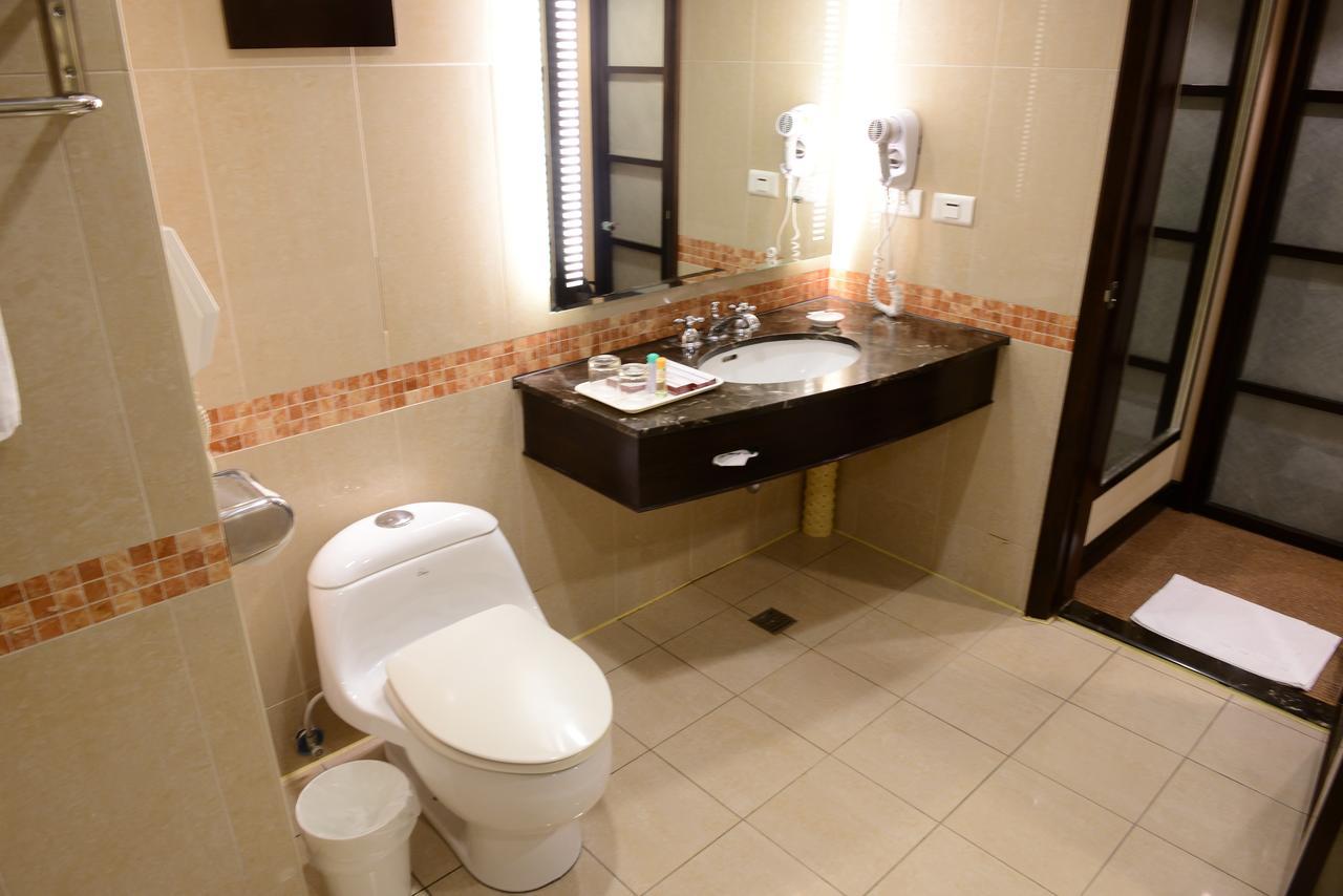 Nisus Hotel 3*