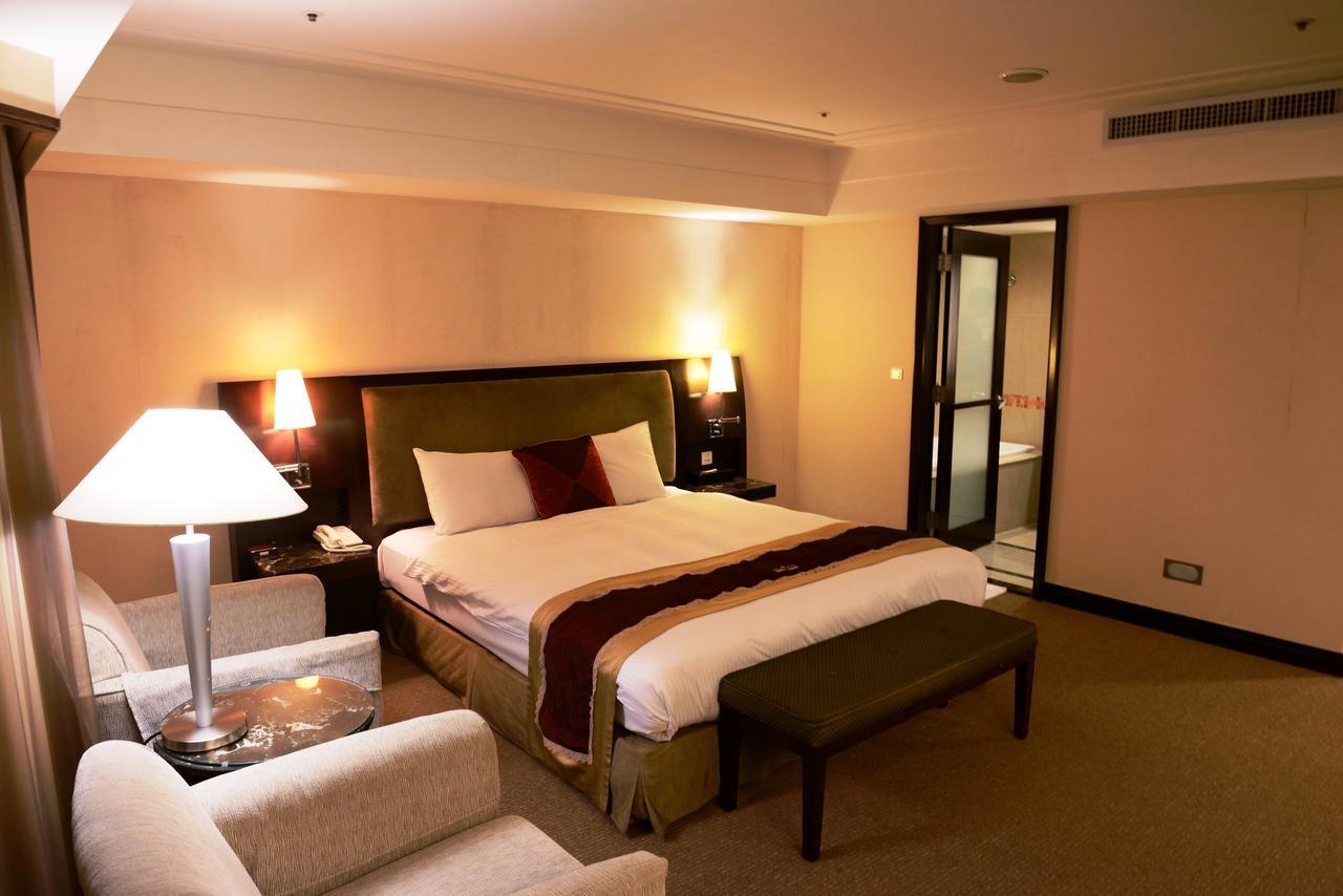 Nisus Hotel
