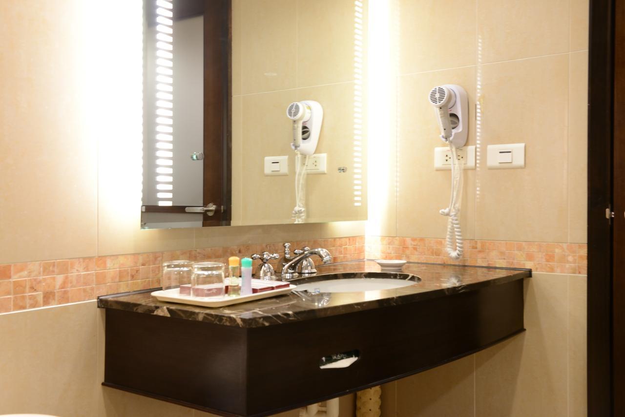 Nisus Hotel