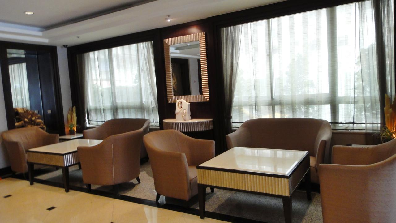 Nisus Hotel