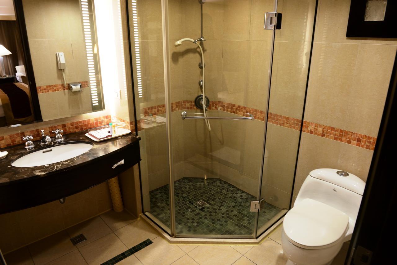 Nisus Hotel 3*