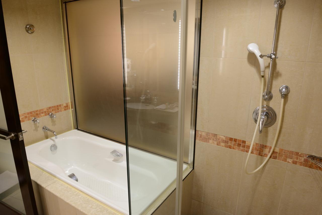 Nisus Hotel 3*