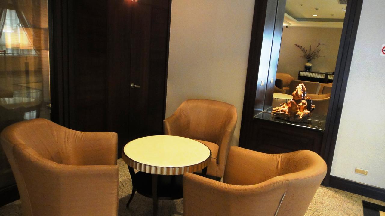 Nisus Hotel