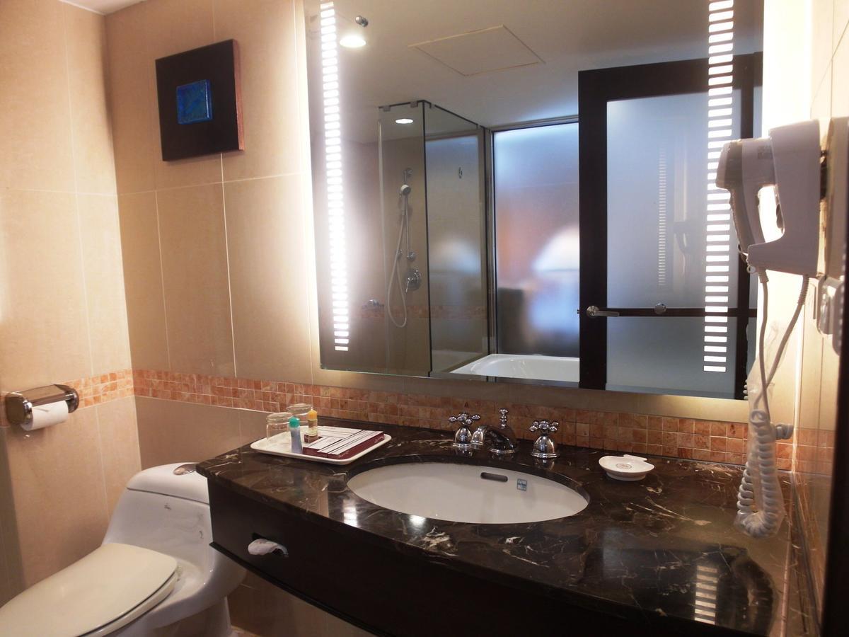 Hotel Nisus 3*